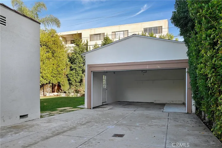 Detached garage - open