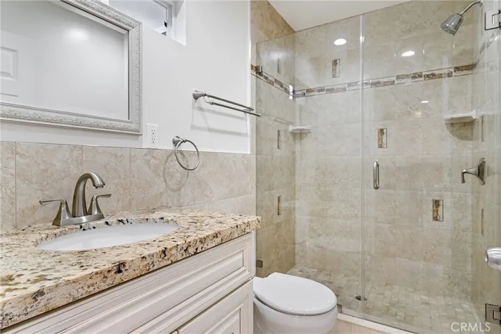Primary Suite En-suite bathroom