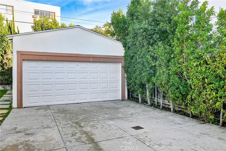 Detached garage - closed