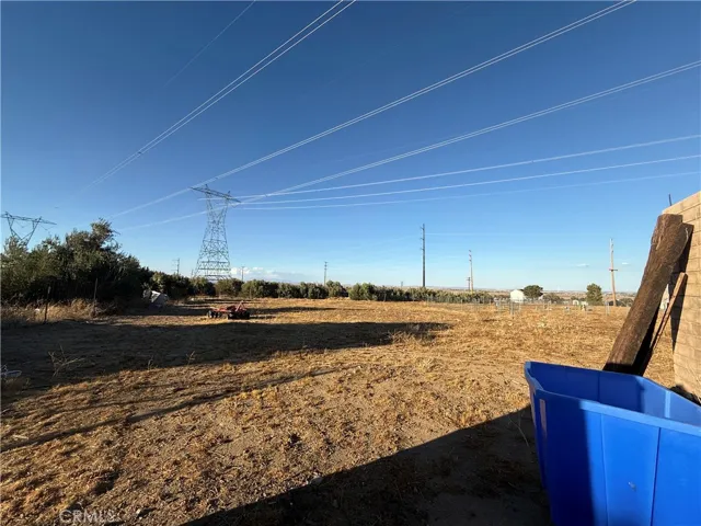 8539 W Avenue L, Lancaster, California 93536