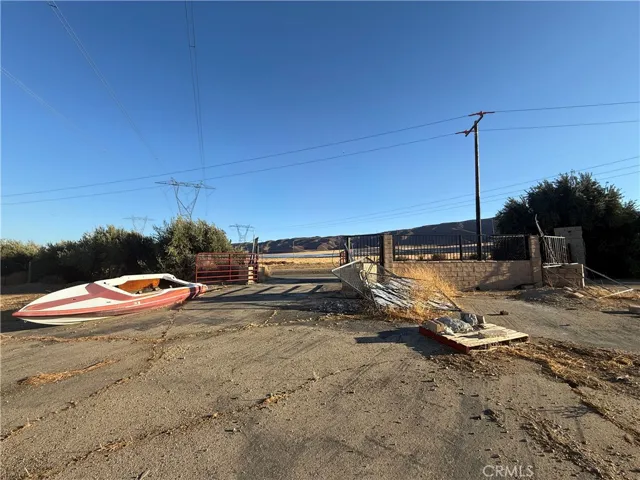8539 W Avenue L, Lancaster, California 93536