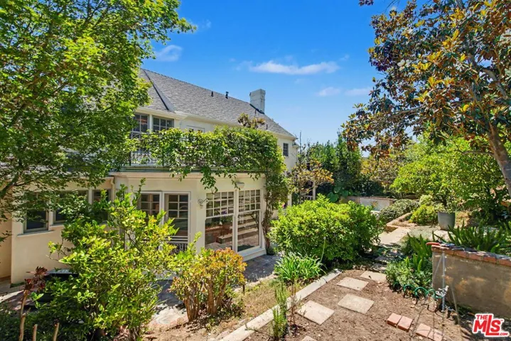11027 Cashmere Street, Los Angeles, California 90049