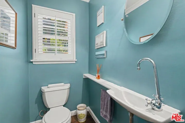 11027 Cashmere Street, Los Angeles, California 90049