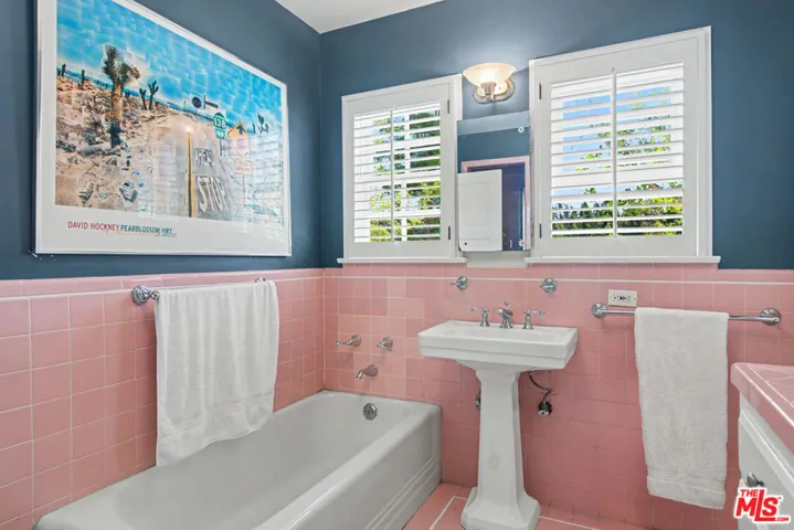 11027 Cashmere Street, Los Angeles, California 90049