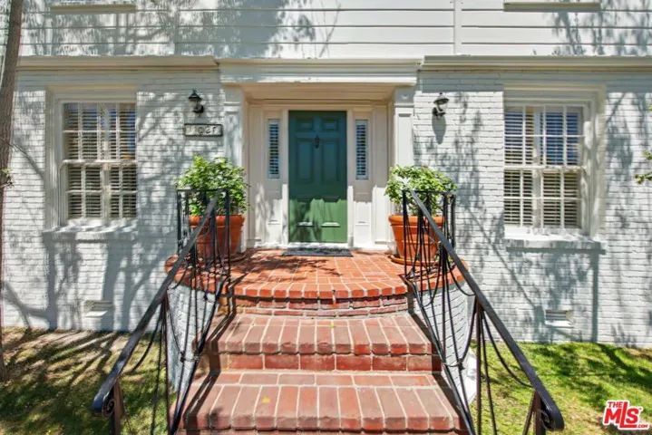 11027 Cashmere Street, Los Angeles, California 90049
