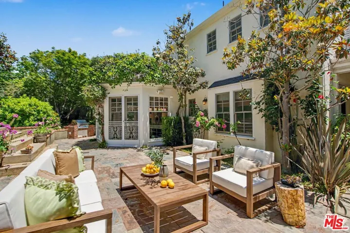11027 Cashmere Street, Los Angeles, California 90049
