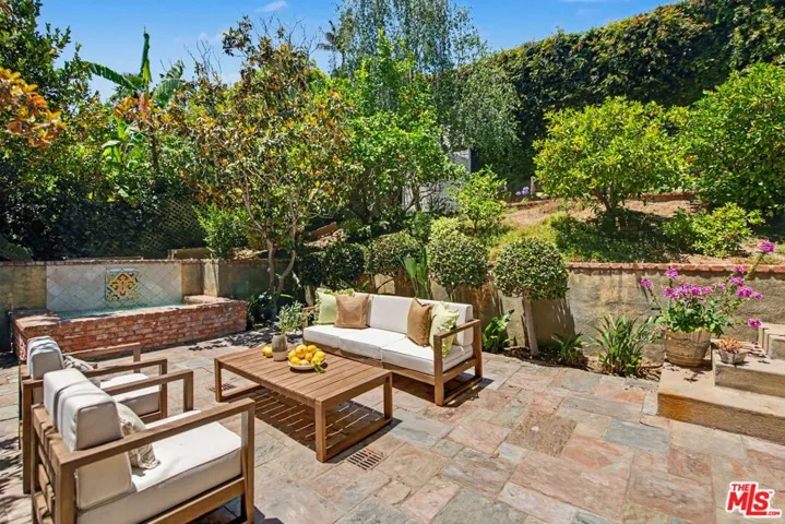 11027 Cashmere Street, Los Angeles, California 90049
