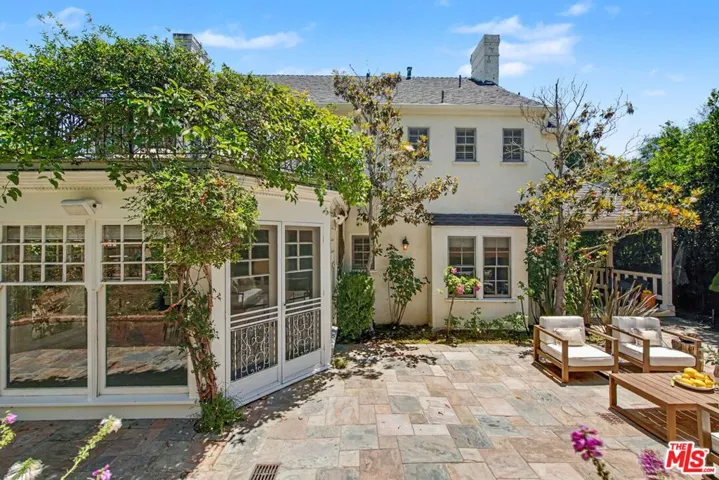 11027 Cashmere Street, Los Angeles, California 90049