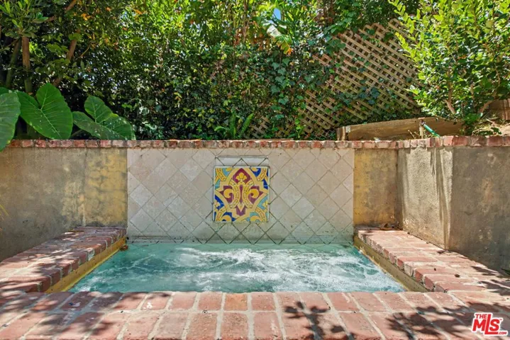 11027 Cashmere Street, Los Angeles, California 90049