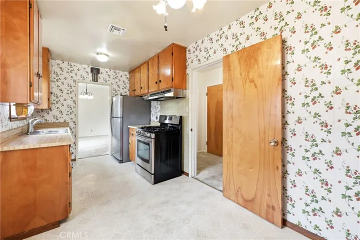 836 N 10th, Upland, California 91786
