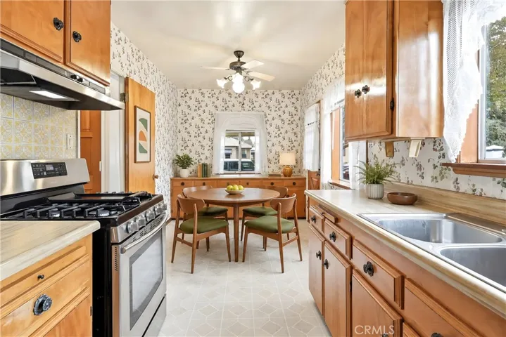 836 N 10th, Upland, California 91786