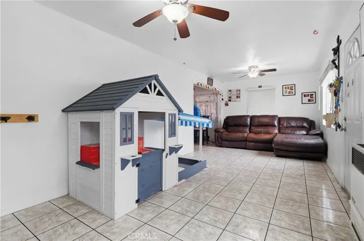 440 W Cherry, Compton, California 90222