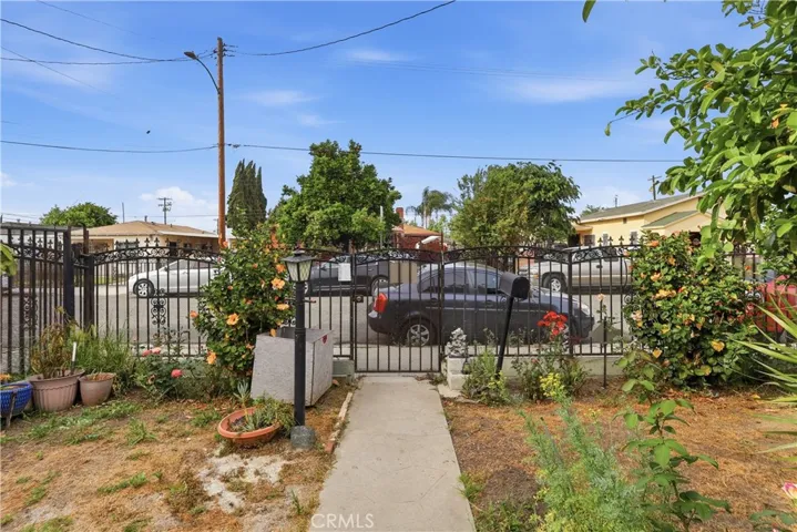 440 W Cherry, Compton, California 90222
