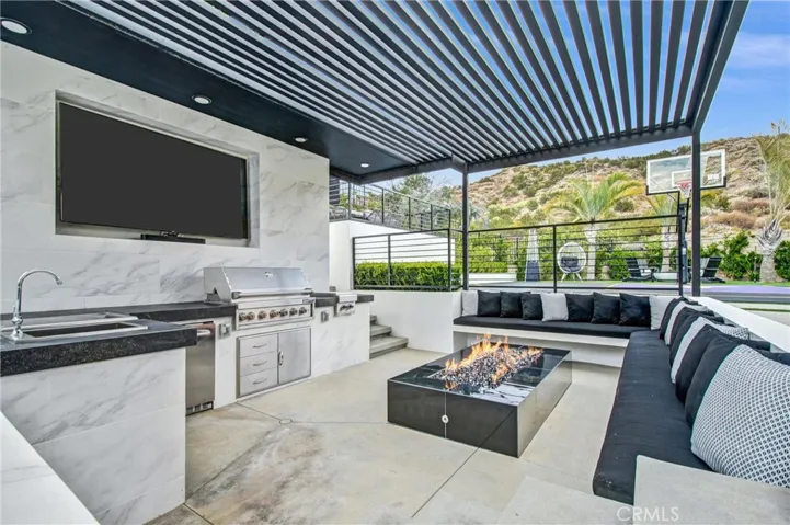 28163 Anvil Court, Valencia, California 91354