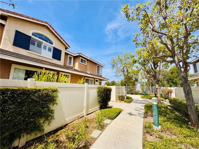 8313 E Arrowhead Way, Anaheim Hills, California 92808