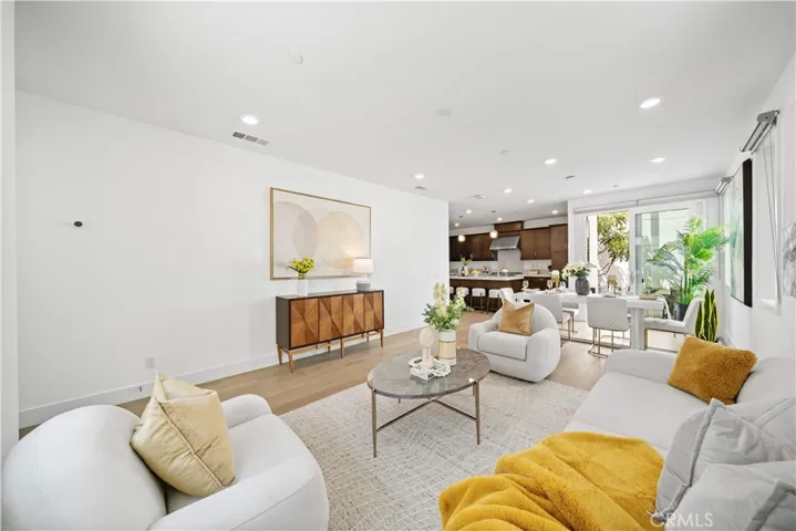 80 Ballast, Tustin, California 92782