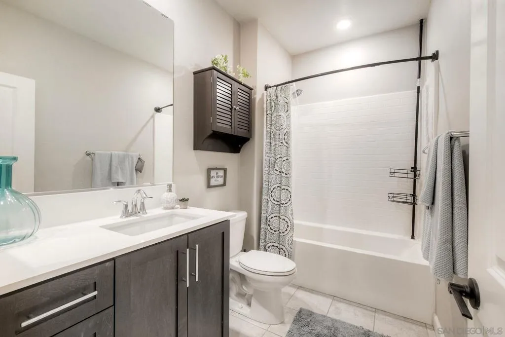 1st floor bathroom adjacent to the bedroom