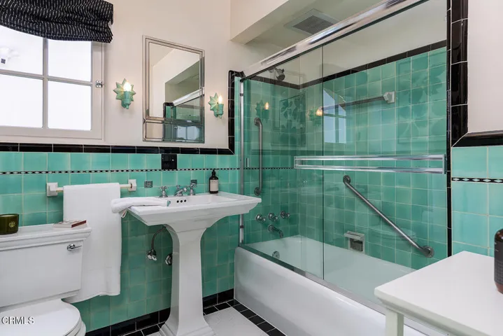 3177 Lake Hollywood Dr 022-mls