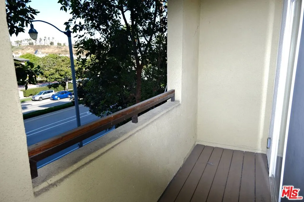 Balcony overlooking Pool Clubh
