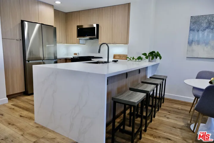 Large Quartz Counter brought i