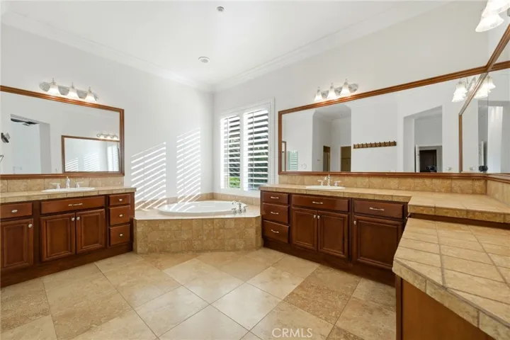 Primary #2 ensuite