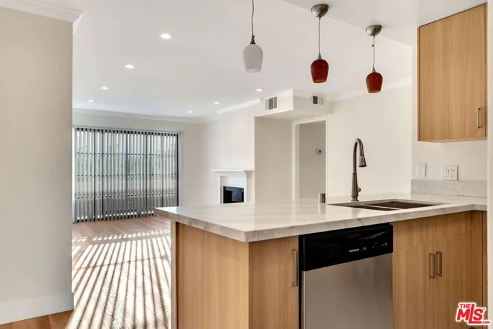 1520 N Vista Street 203, Los Angeles, California 90046