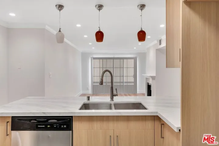 1520 N Vista Street 203, Los Angeles, California 90046