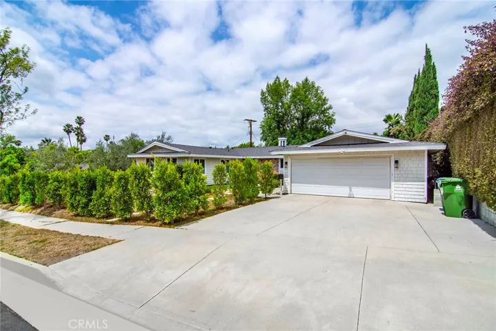 20643 Clarendon Street, Woodland Hills, California 91367