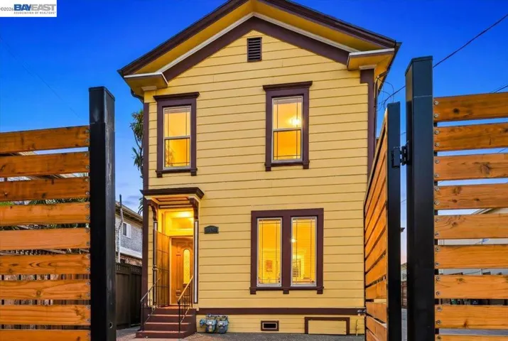 2836 Myrtle St, Oakland, California 94608