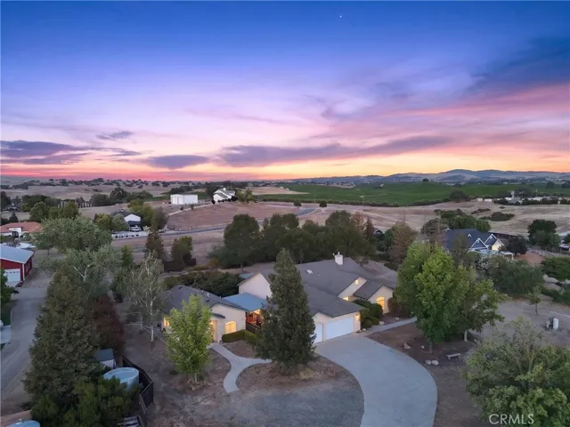 5696 Loma Real, Paso Robles, California 93446
