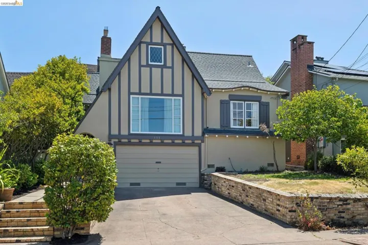 111 Windsor, Kensington, California 94708-1042