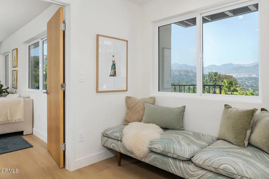 981 Glen Oaks Blvd 042-mls