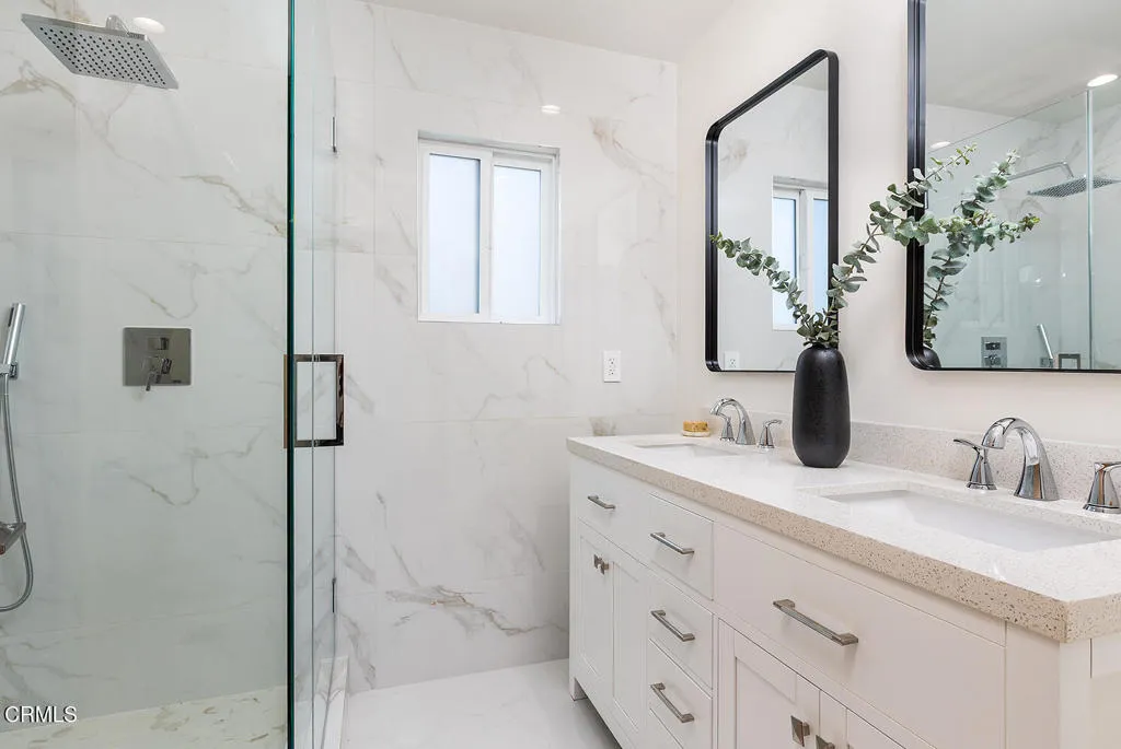 981 Glen Oaks Blvd 038-mls