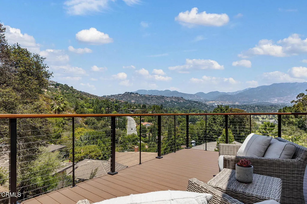 981 Glen Oaks Blvd 017-mls