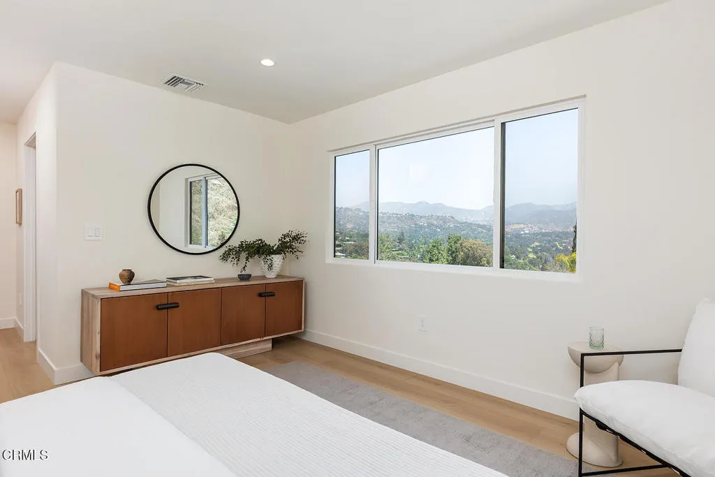981 Glen Oaks Blvd 036-mls