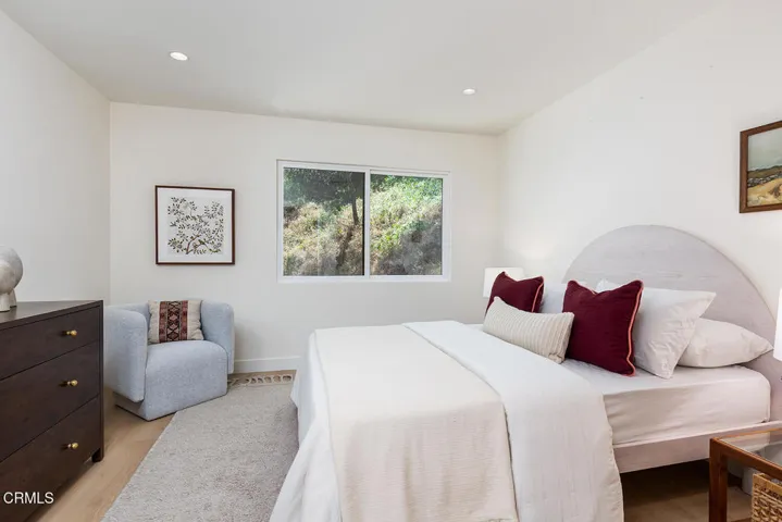 981 Glen Oaks Blvd 030-mls