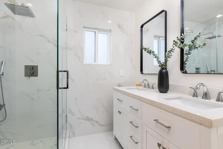 981 Glen Oaks Blvd 038-mls