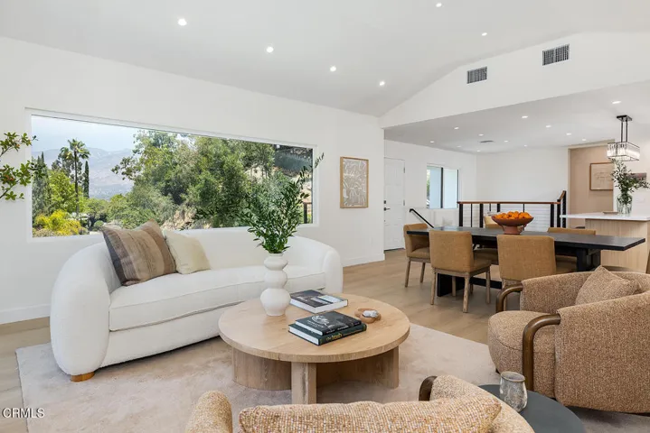 981 Glen Oaks Blvd 023-mls