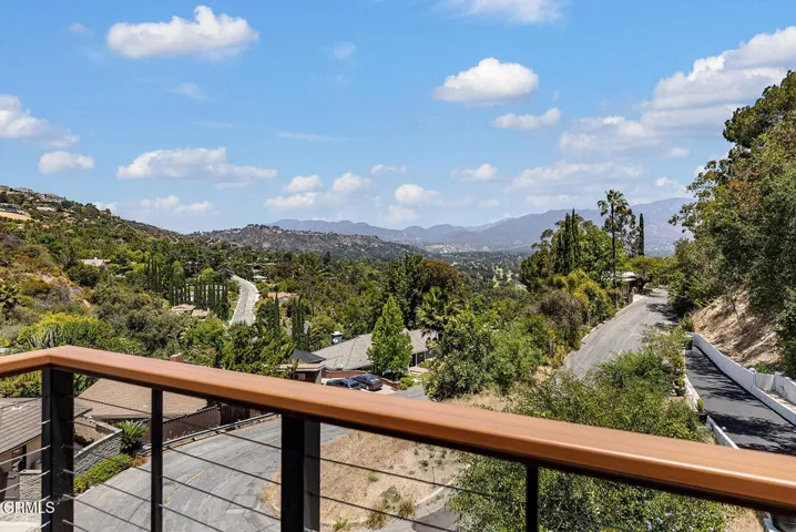 981 Glen Oaks Blvd 019-mls