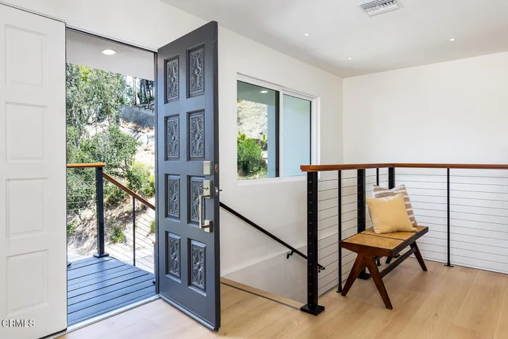 981 Glen Oaks Blvd 012-mls