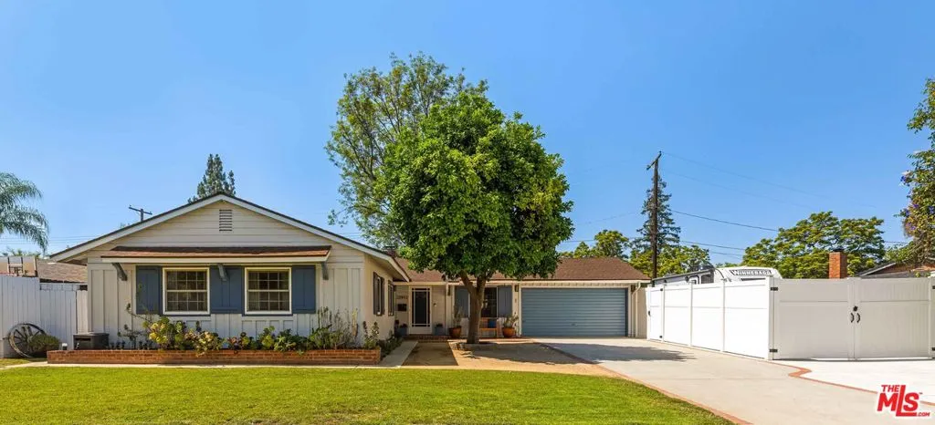 Single-Story Home, 3bed/2bath,