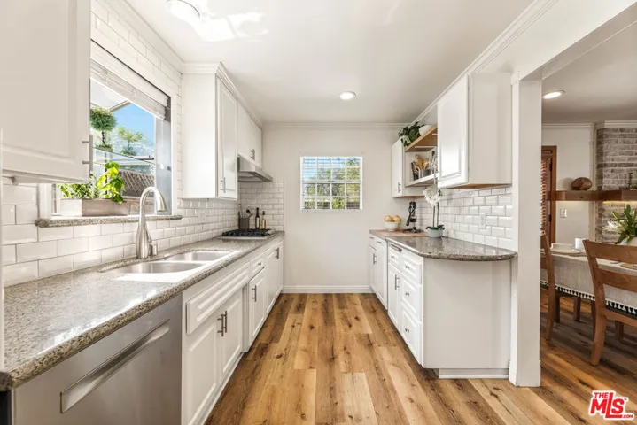 Updated kitchen with Bosch dis
