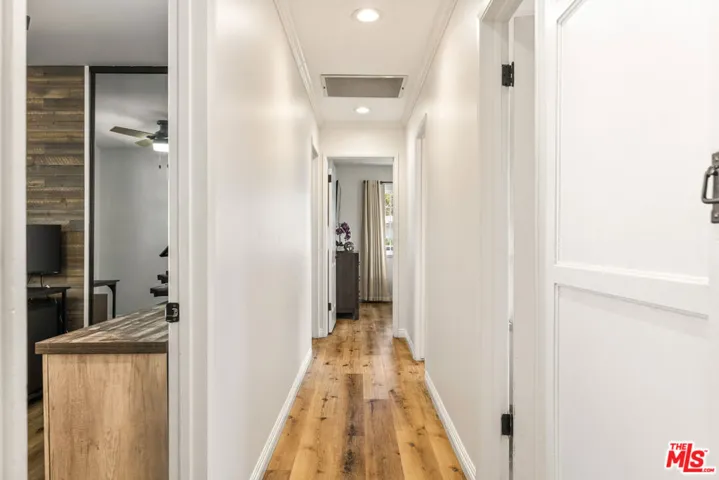 Hallway to bedrooms and bathro