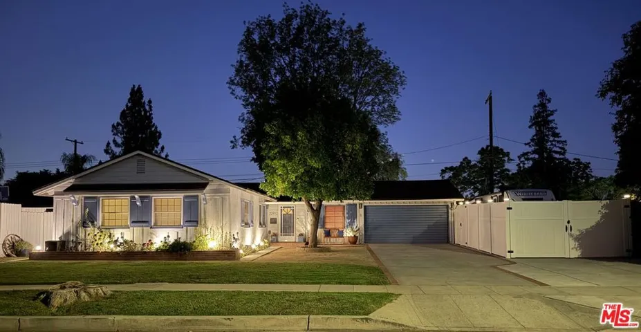 Welcome to 22912 Baltar St