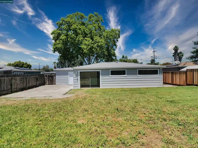 1156 Santa Barbara Dr, Santa Rosa, California 95404