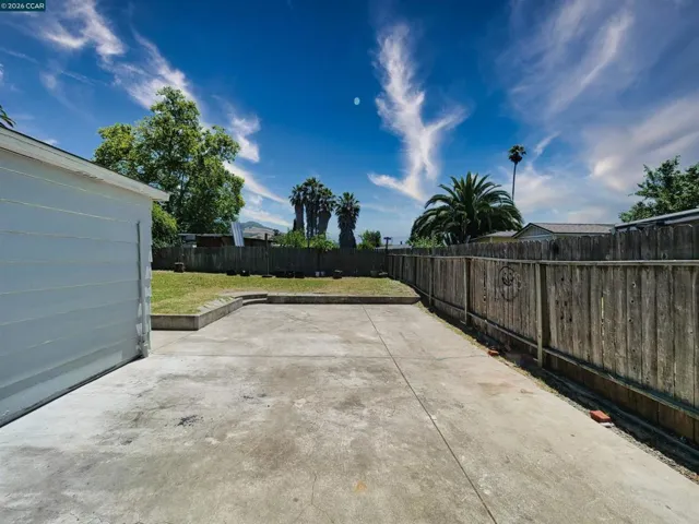 1156 Santa Barbara Dr, Santa Rosa, California 95404