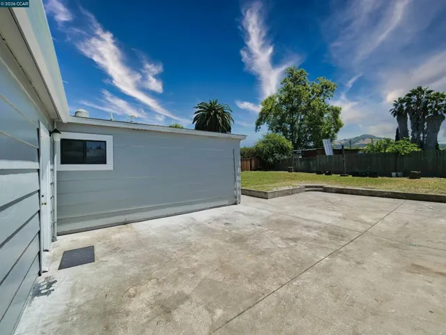 1156 Santa Barbara Dr, Santa Rosa, California 95404