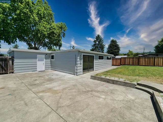 1156 Santa Barbara Dr, Santa Rosa, California 95404