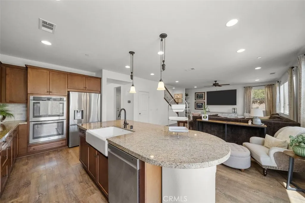 Kitchen w/ Double Oven