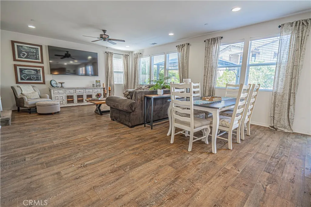 Eating area to family room